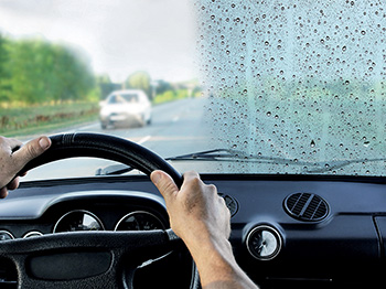 tekuté stěrače zaručí jasný výhled z auta i za velmi deštivého počasí
